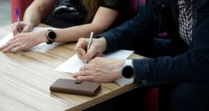 couple divorcing assisted by a divorce attorney, call Mims Ballew Hollingsworth divorce lawyers in Southlake, TX and nearby