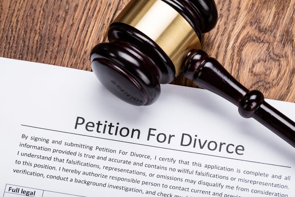 Navigating the Emotional and Legal Terrain of Divorce Cases